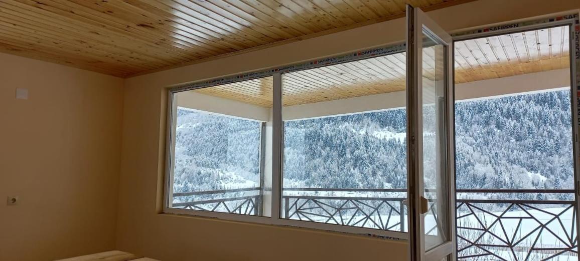 Guesthouse Caucasus Mestia Ngoại thất bức ảnh